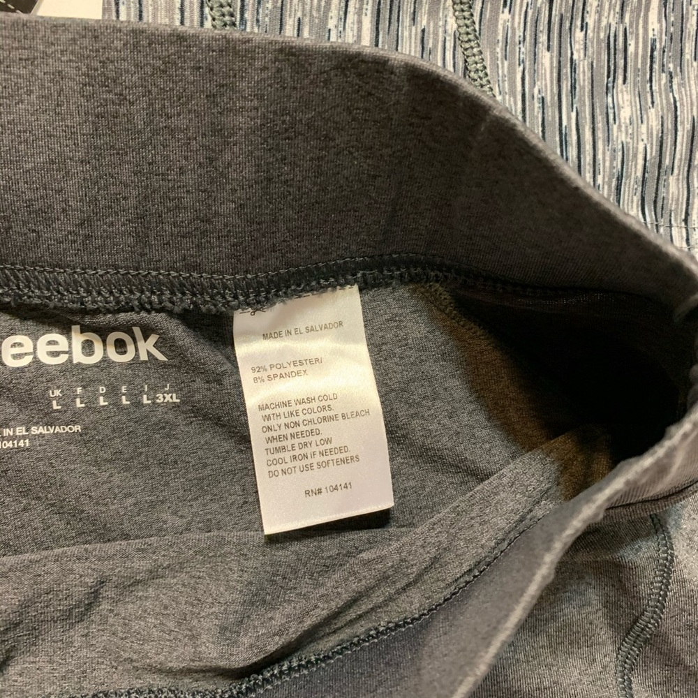 2 Reebok shorts size L - Picture 5 of 6